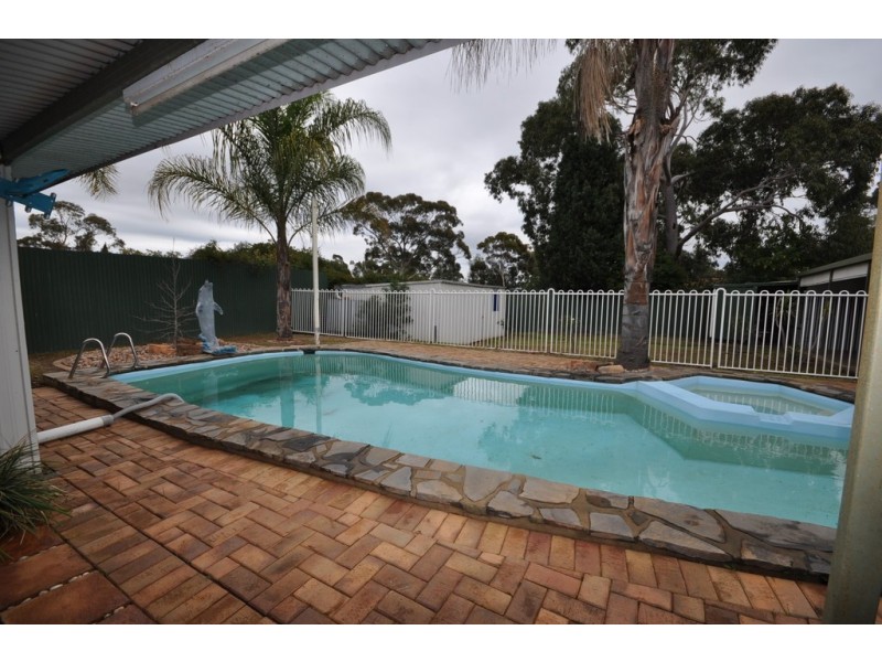 4 Weathers Street, Elizabeth East SA 5112