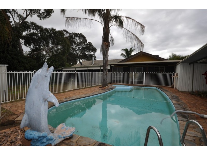 4 Weathers Street, Elizabeth East SA 5112