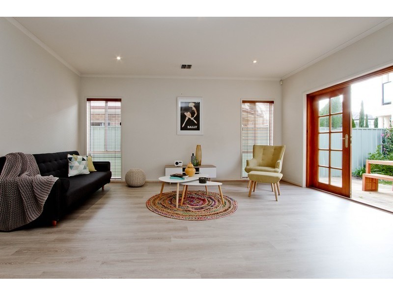 8 Petrel Crescent, Mawson Lakes SA 5095