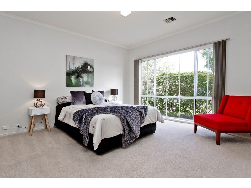 8 Petrel Crescent, Mawson Lakes SA 5095