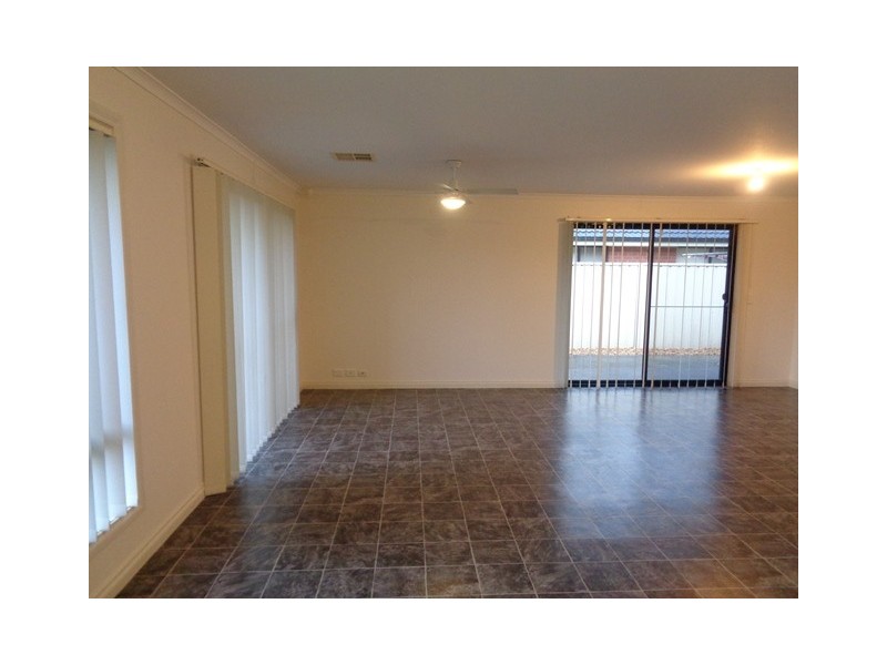 17 Napoleon Court, Paralowie SA 5108