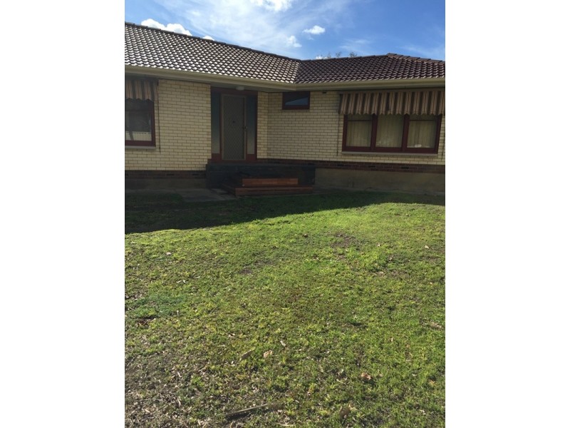 17 Wyndham Crescent, Surrey Downs SA 5126