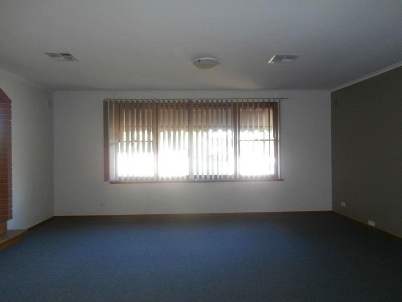 17 Wyndham Crescent, Surrey Downs SA 5126