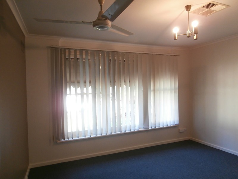 17 Wyndham Crescent, Surrey Downs SA 5126