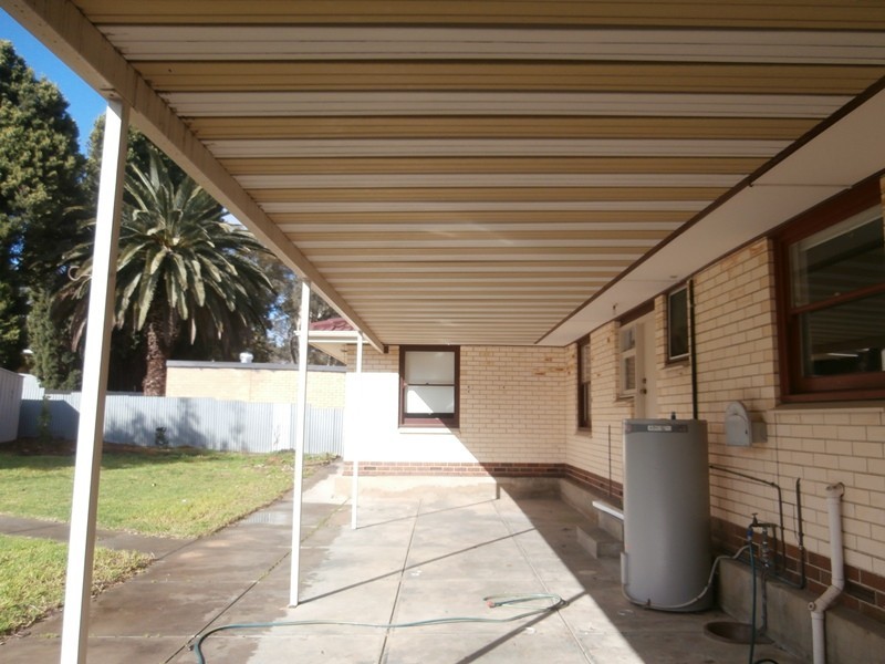 17 Wyndham Crescent, Surrey Downs SA 5126