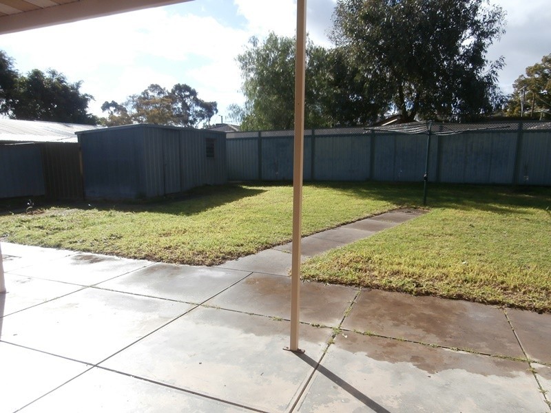 17 Wyndham Crescent, Surrey Downs SA 5126