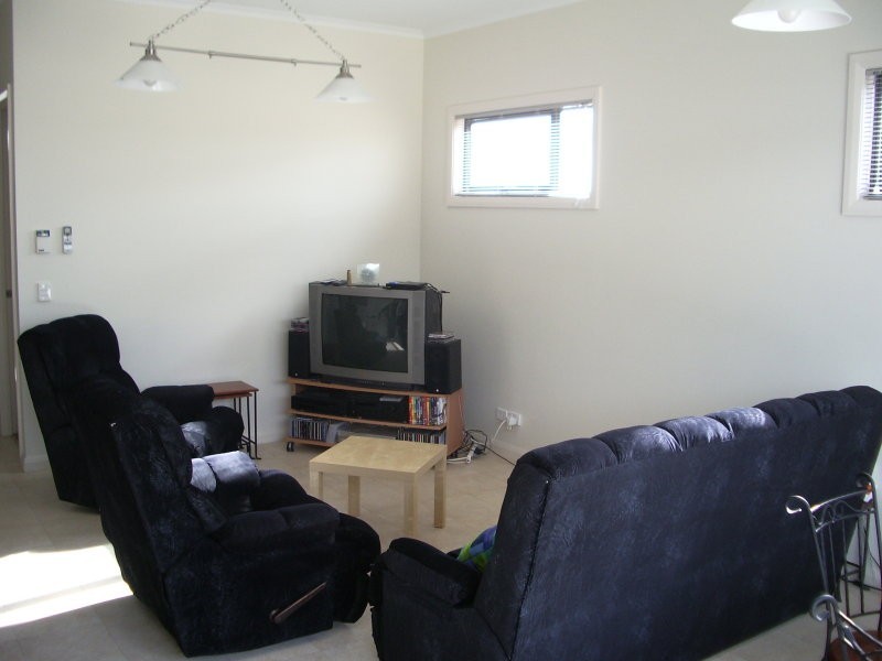 4 Hindmarsh Circuit, Mawson Lakes SA 5095