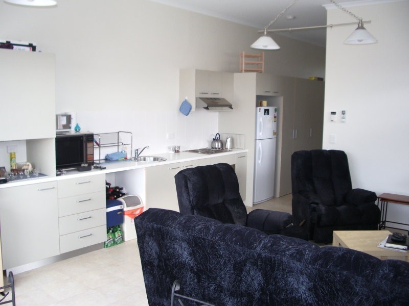 4 Hindmarsh Circuit, Mawson Lakes SA 5095