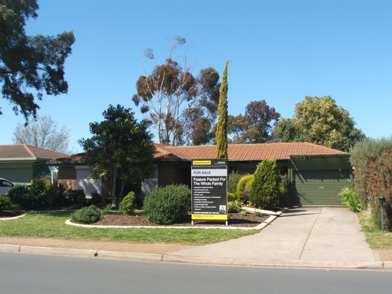 11 President Avenue, Andrews Farm SA 5114