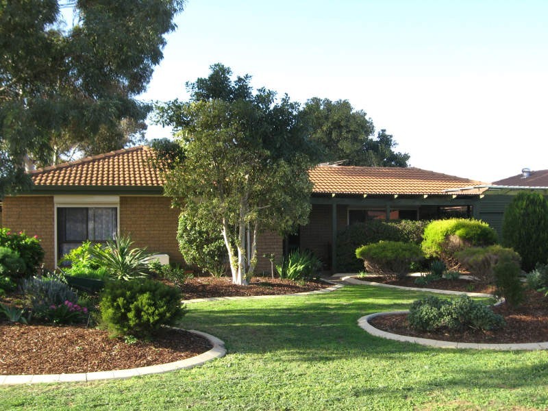 11 President Avenue, Andrews Farm SA 5114