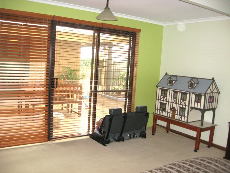 11 President Avenue, Andrews Farm SA 5114