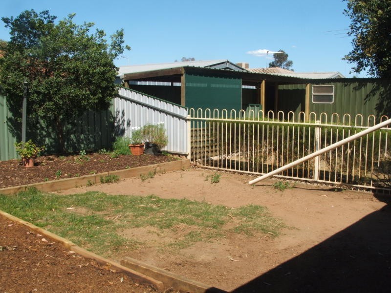 11 President Avenue, Andrews Farm SA 5114