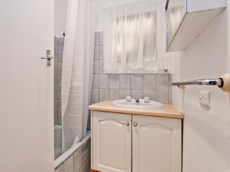 18 Hibiscus Street, Elizabeth Vale SA 5112