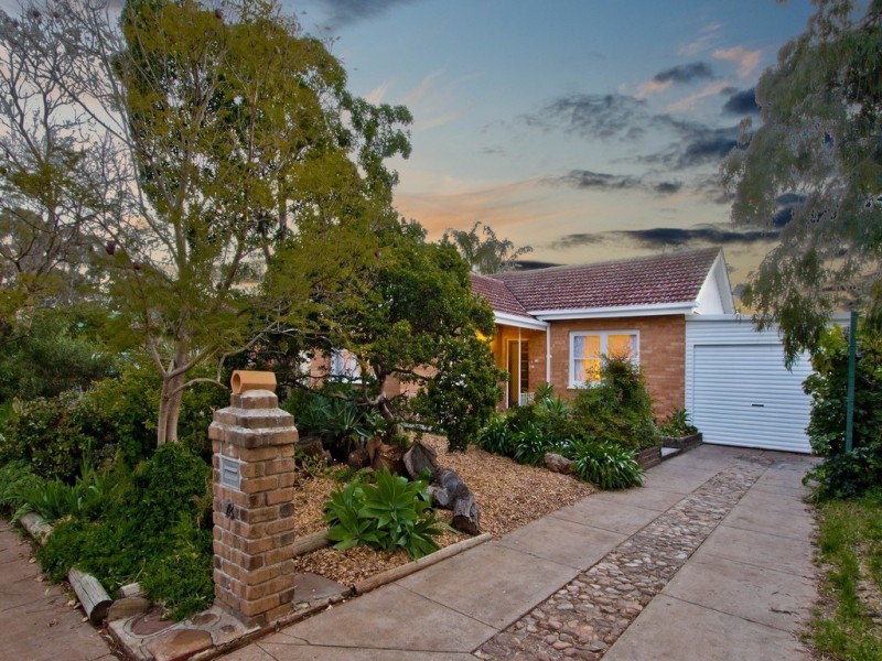 18 Hibiscus Street, Elizabeth Vale SA 5112