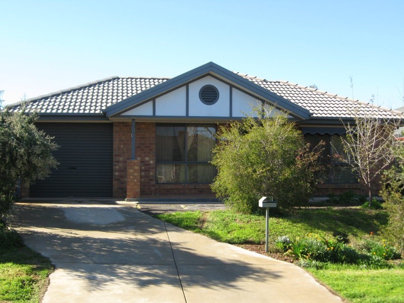 42 Parkway Circuit, Parafield Gardens SA 5107