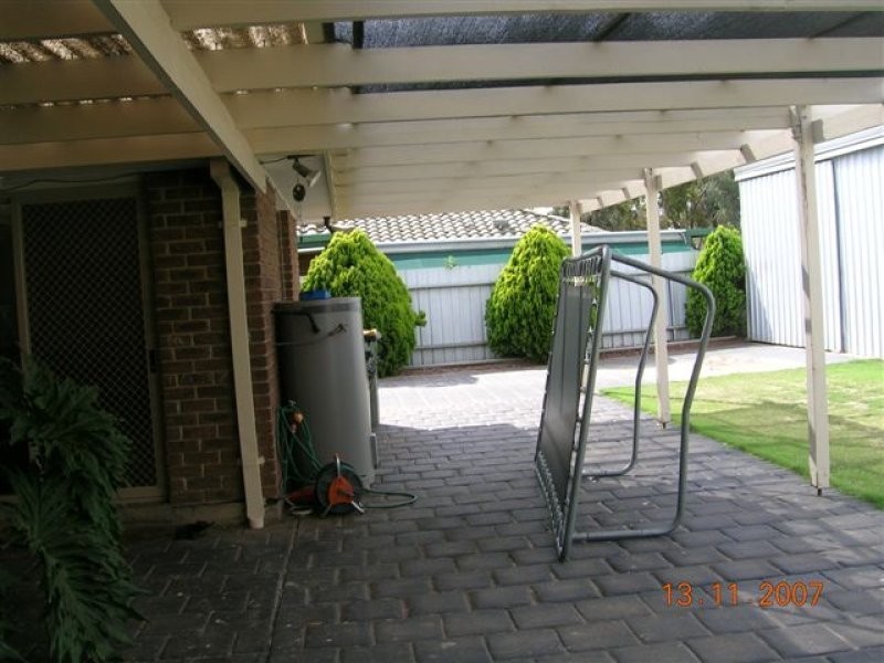 4 Redford Crt, Paralowie SA 5108