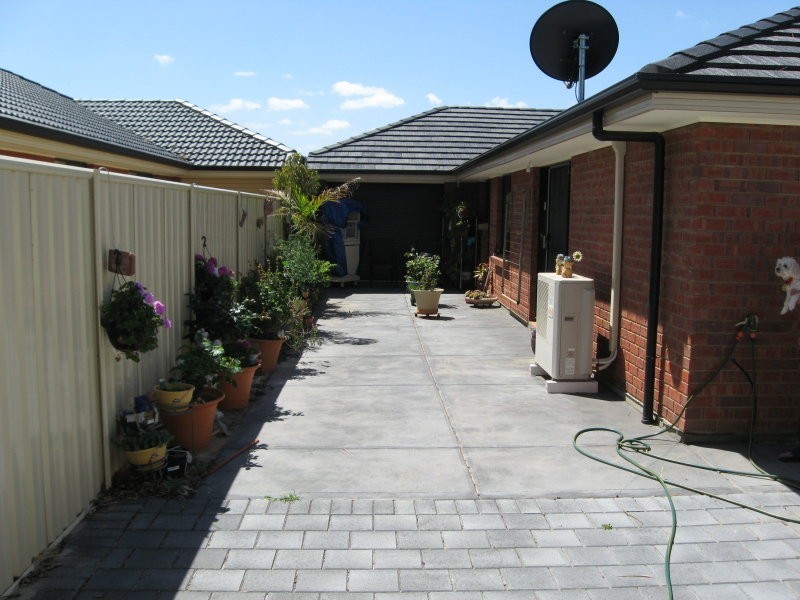 17 Napoleon Crt, Paralowie SA 5108