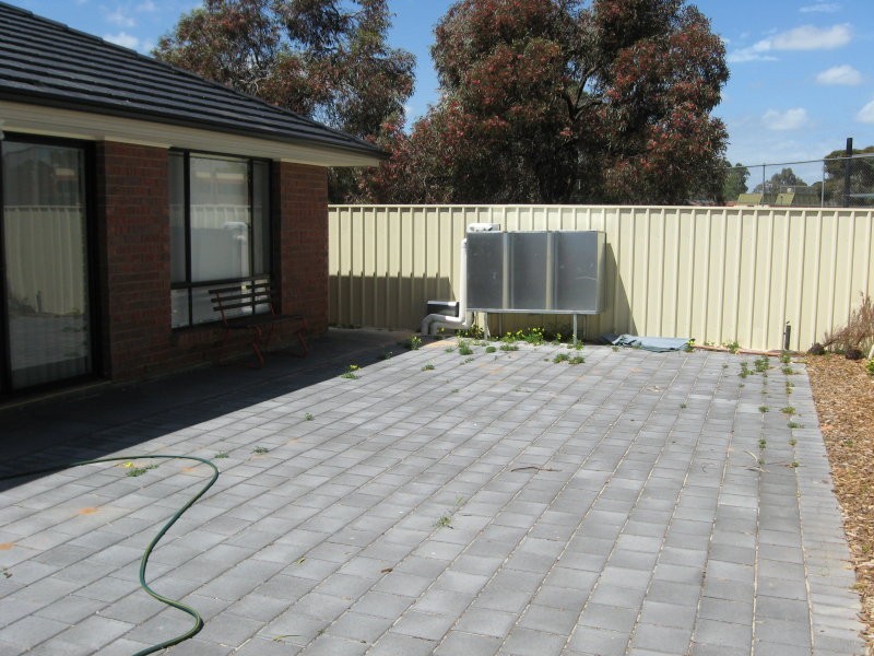 17 Napoleon Crt, Paralowie SA 5108