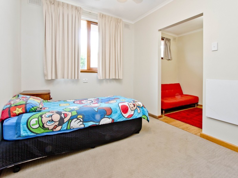 9 Vale Avenue, Valley View SA 5093