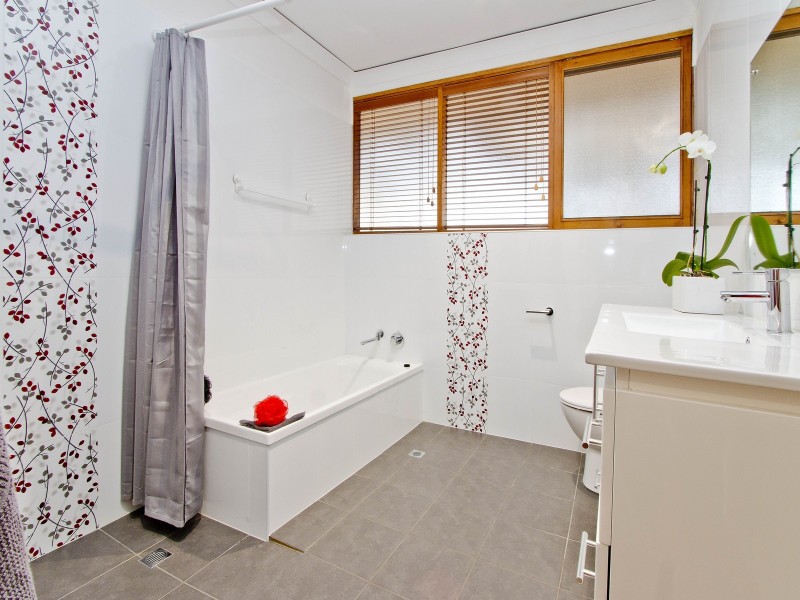9 Vale Avenue, Valley View SA 5093