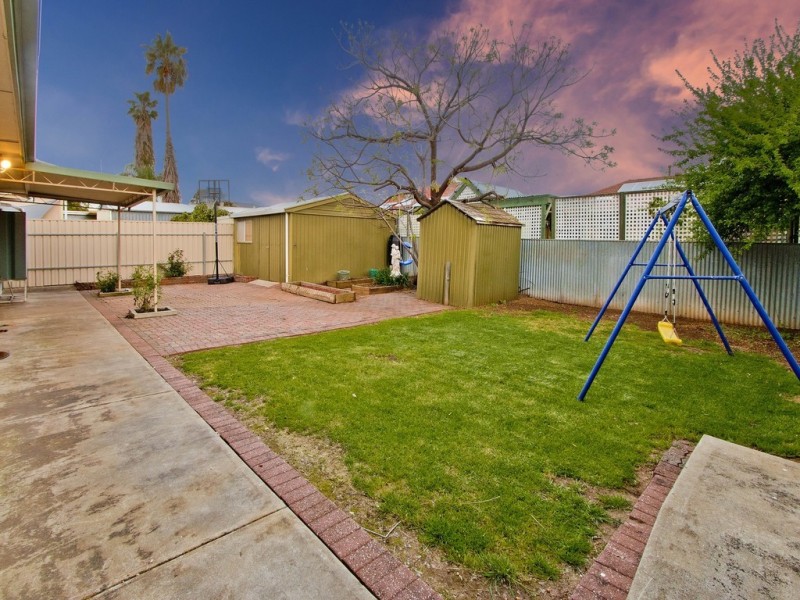 9 Vale Avenue, Valley View SA 5093