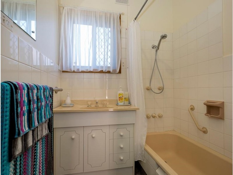 13 Pasteur Street, Elizabeth Vale SA 5112