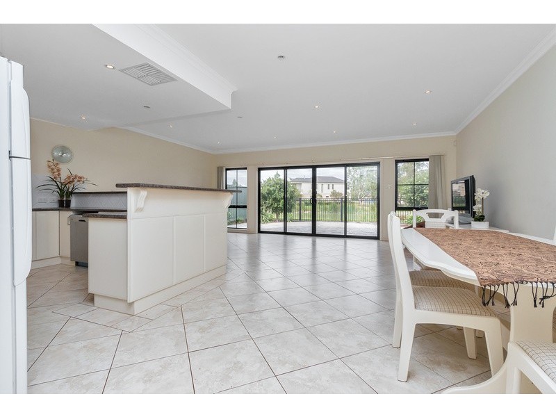 6 Pike Avenue, Mawson Lakes SA 5095