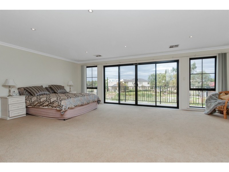 6 Pike Avenue, Mawson Lakes SA 5095