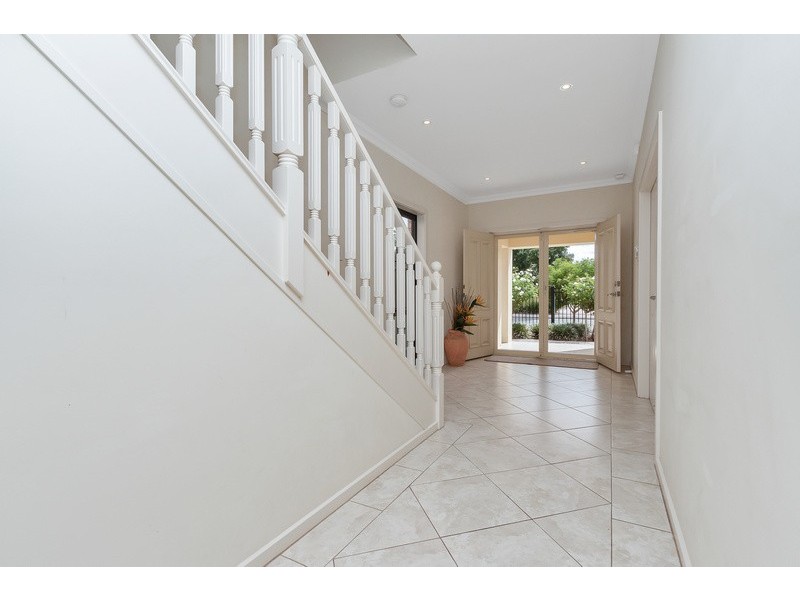 6 Pike Avenue, Mawson Lakes SA 5095