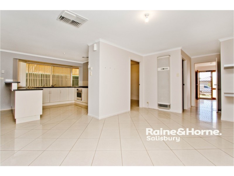 10 Carabeen Crescent, Andrews Farm SA 5114