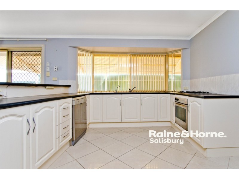 10 Carabeen Crescent, Andrews Farm SA 5114