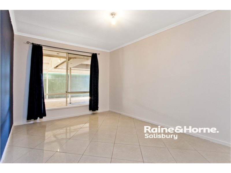 10 Carabeen Crescent, Andrews Farm SA 5114