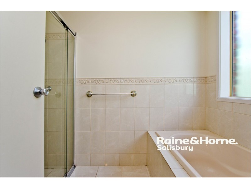 10 Carabeen Crescent, Andrews Farm SA 5114