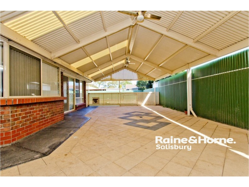 10 Carabeen Crescent, Andrews Farm SA 5114