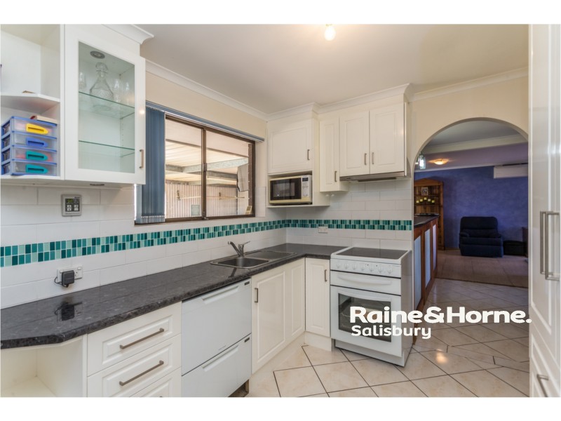 18 Wingate Crescent, Parafield Gardens SA 5107