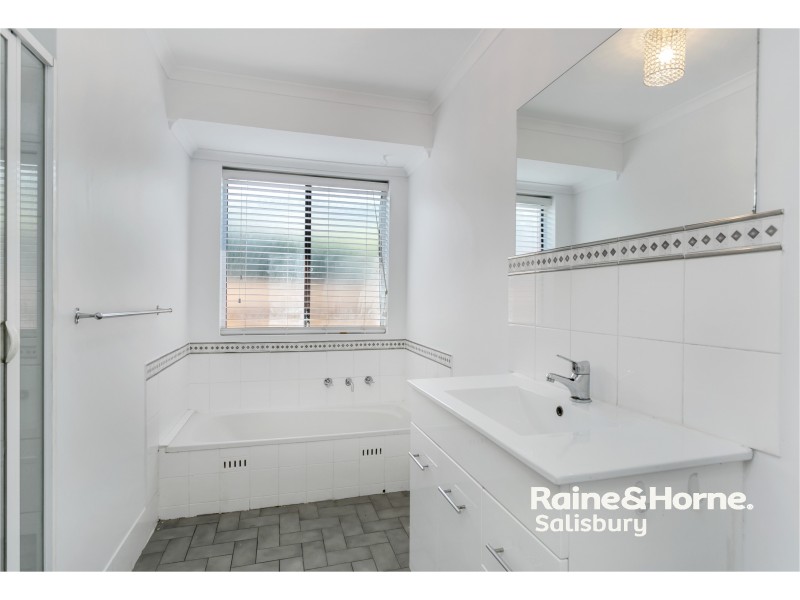 28 Scholes Avenue, Parafield Gardens SA 5107