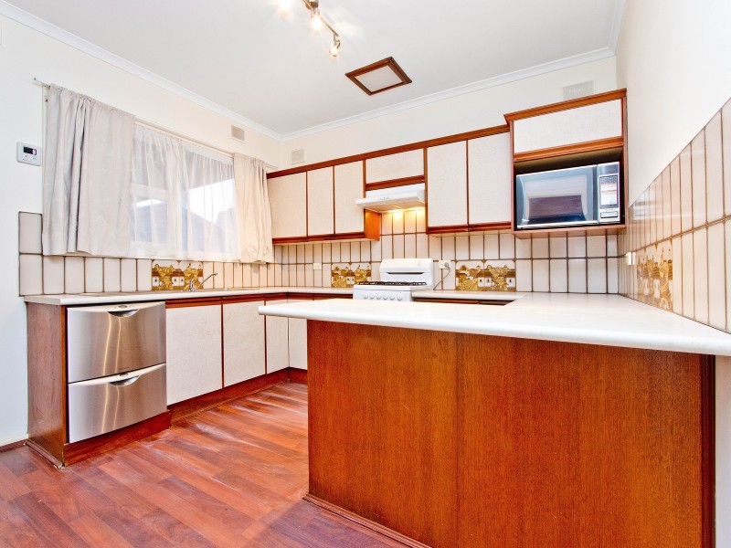 15 Caruso Crescent, Brahma Lodge SA 5109