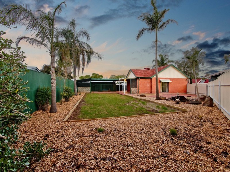 15 Caruso Crescent, Brahma Lodge SA 5109
