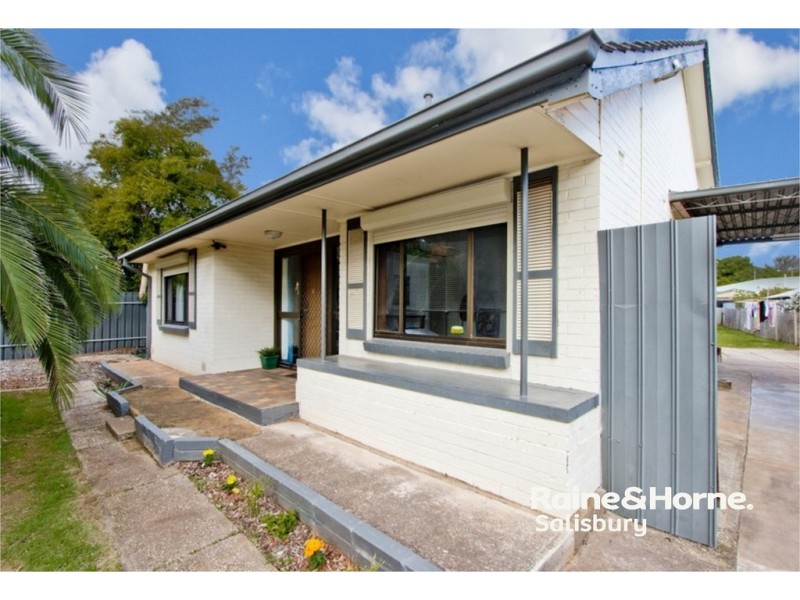 8 Wallace Road, Elizabeth Vale SA 5112