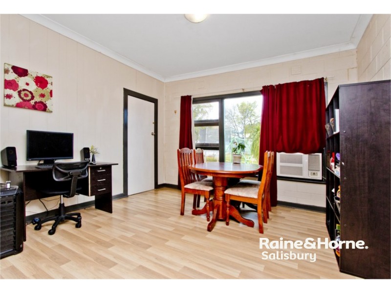 8 Wallace Road, Elizabeth Vale SA 5112