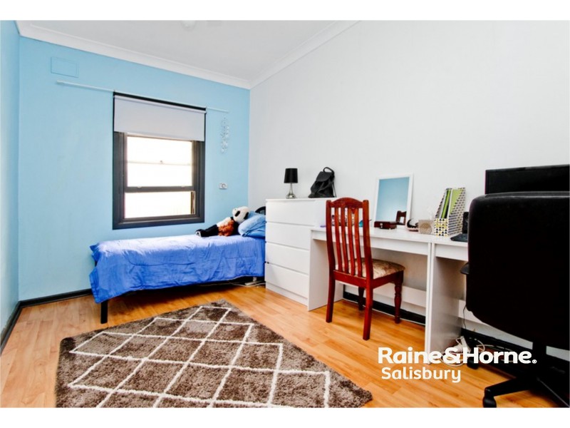 8 Wallace Road, Elizabeth Vale SA 5112