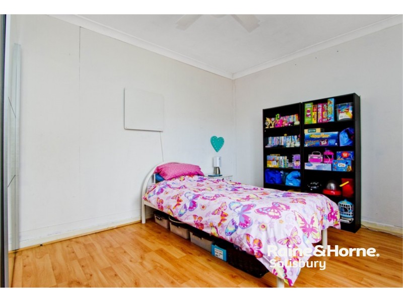 8 Wallace Road, Elizabeth Vale SA 5112