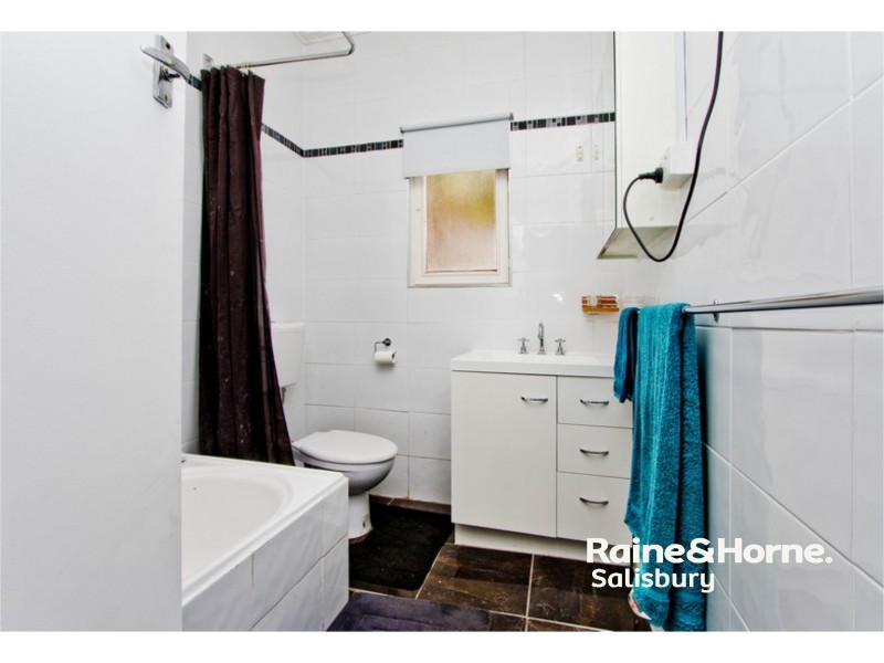 8 Wallace Road, Elizabeth Vale SA 5112