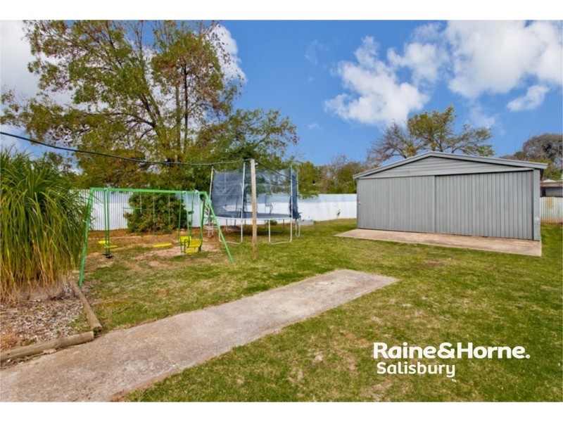 8 Wallace Road, Elizabeth Vale SA 5112