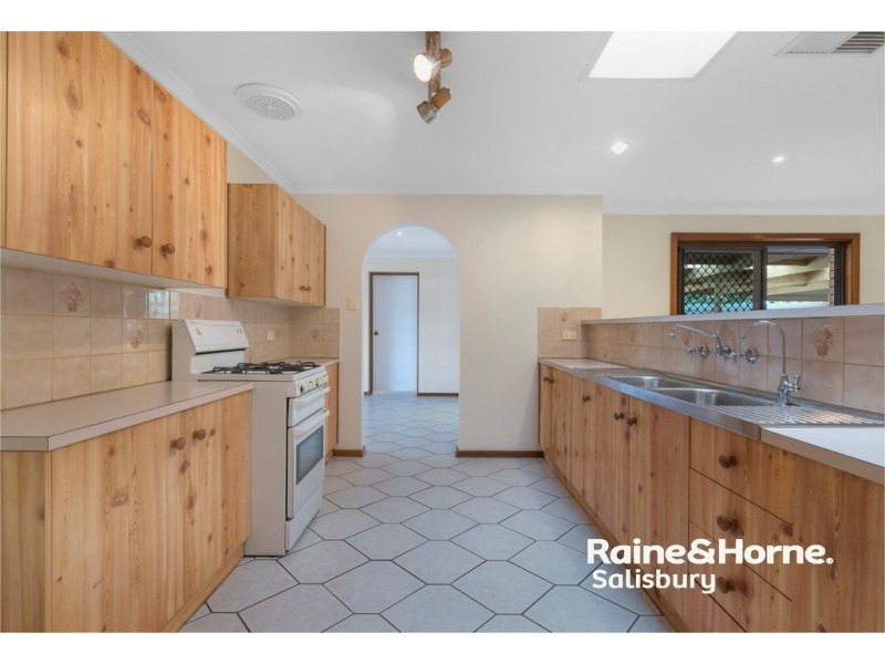 1 Grives Court, Parafield Gardens SA 5107