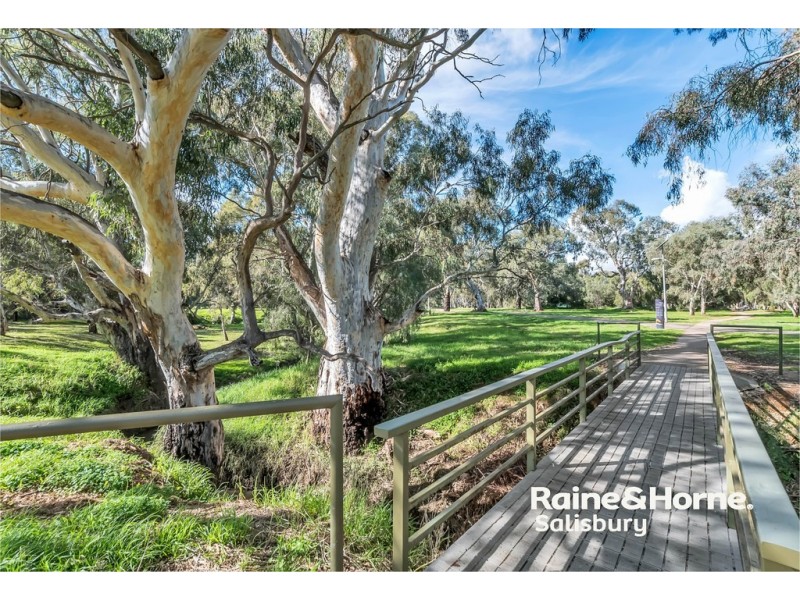 4 Cairney Place, Paralowie SA 5108