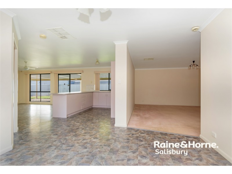 32 Jarvis Road, Elizabeth South SA 5112