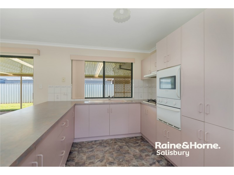32 Jarvis Road, Elizabeth South SA 5112