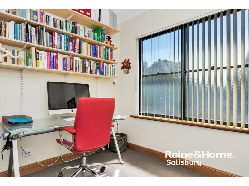 20 Creekview Drive, Mawson Lakes SA 5095