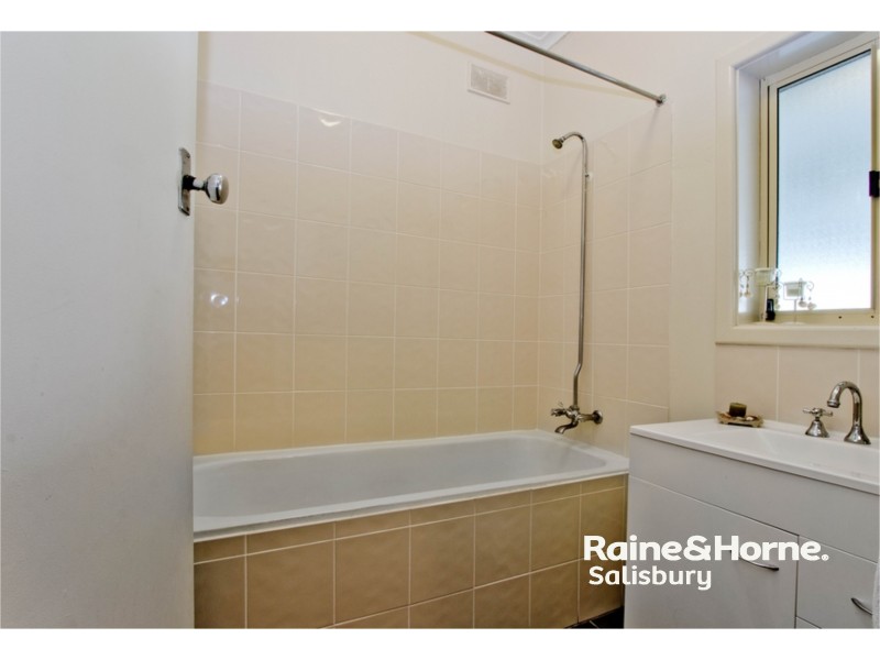 31 Haynes Street, Elizabeth Grove SA 5112